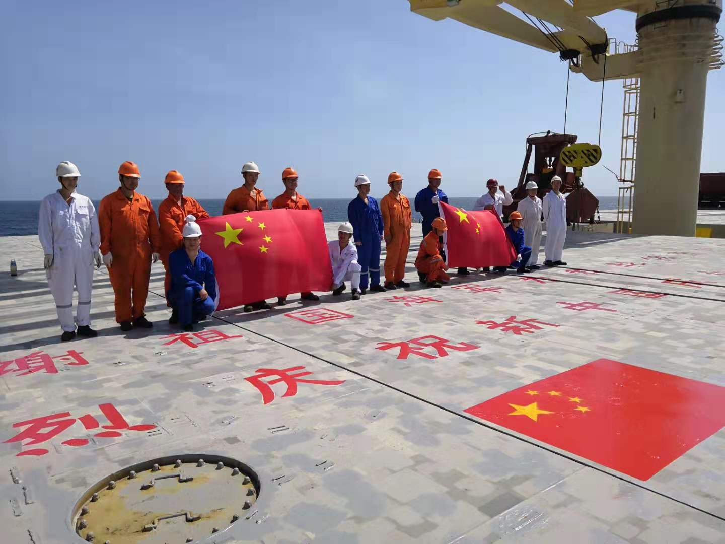 中華門輪，祖國海軍為你護航！